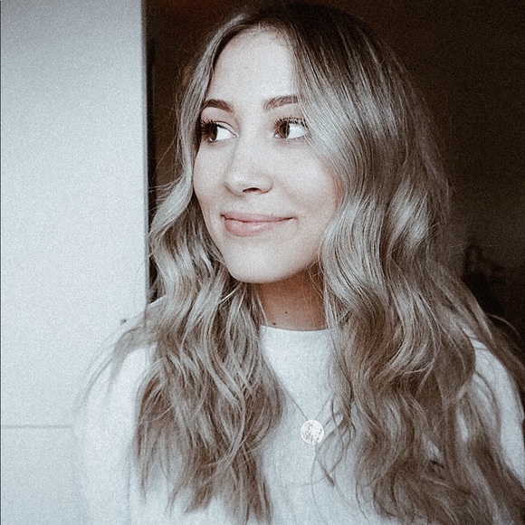 Meet your Posher, Taylor - Picture 1 of 1